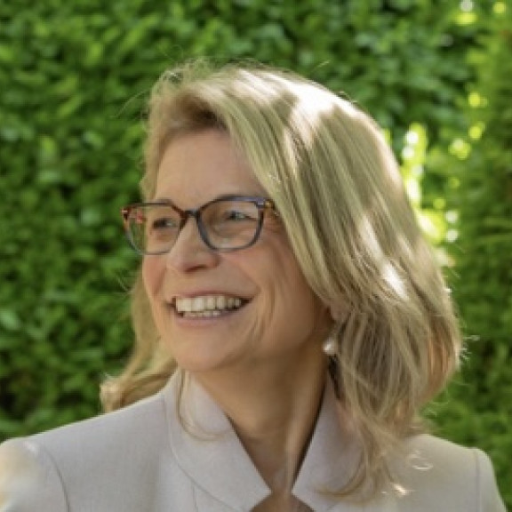 Susan Melle Headshot